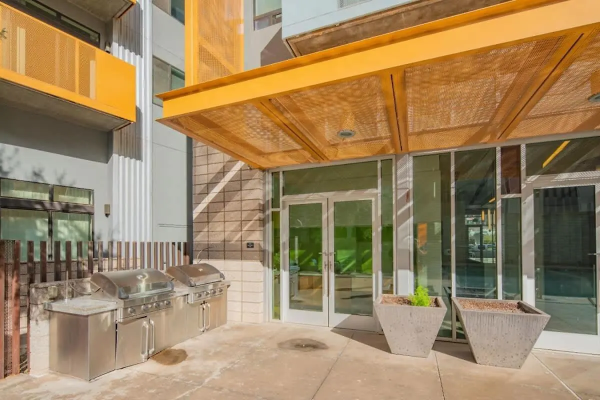 Elegant 2Bd - Cdt - Gym, Pool, Parking - Sleep 8 Apartment Phoenix 0*,