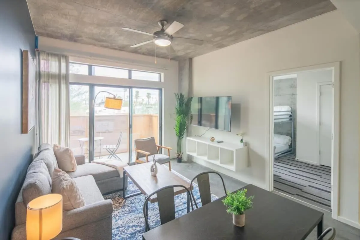 Elegant 2Bd - Cdt - Gym, Pool, Parking - Sleep 8 Apartment Phoenix